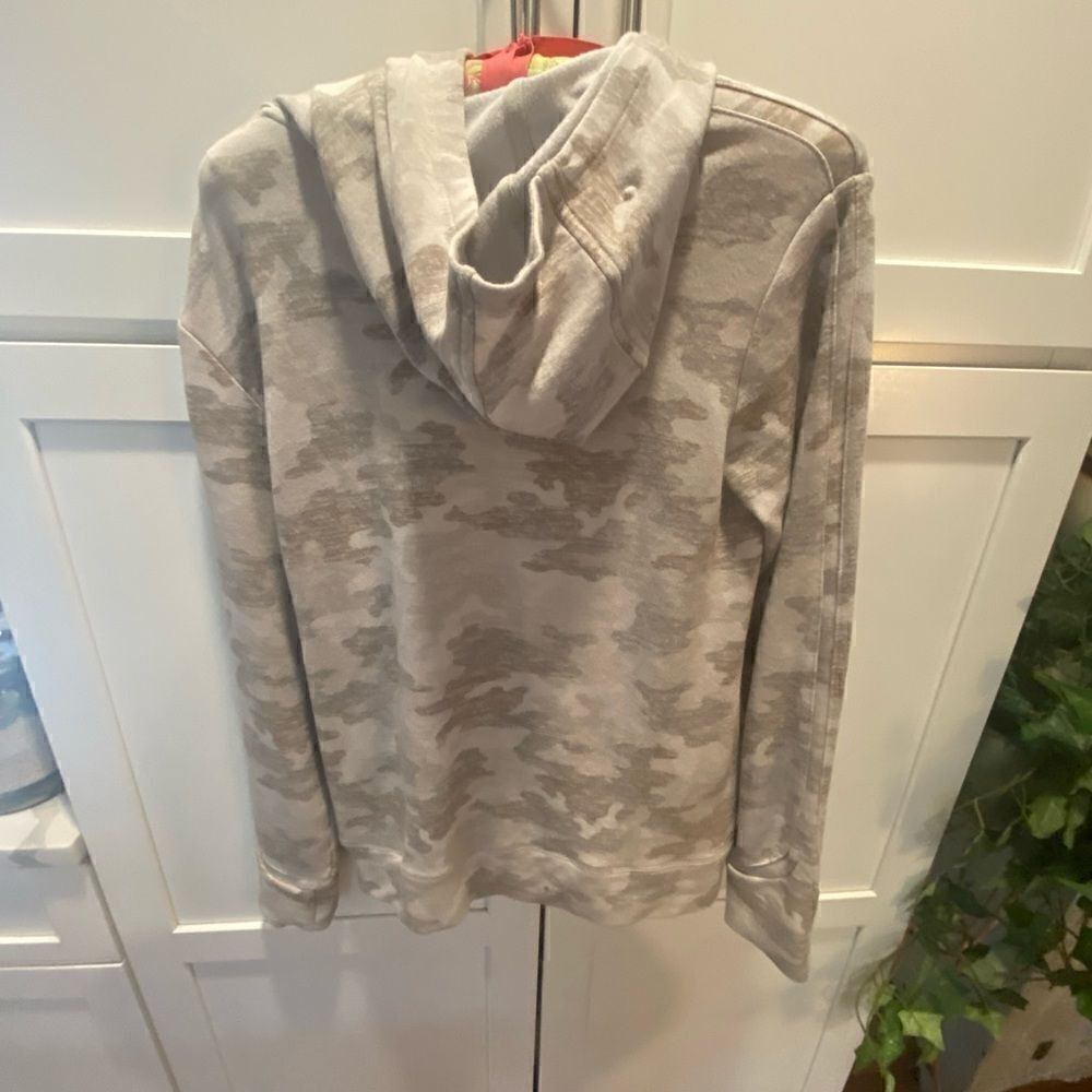 Athleta Girl Size 14 XL Camo Hoodie Sweatshirt Gray Thumbholes Modal Blend Soft - Picture 5 of 10